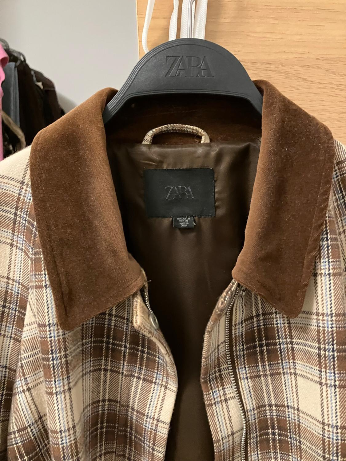 CHECKED CAPE JACKET - Image 7