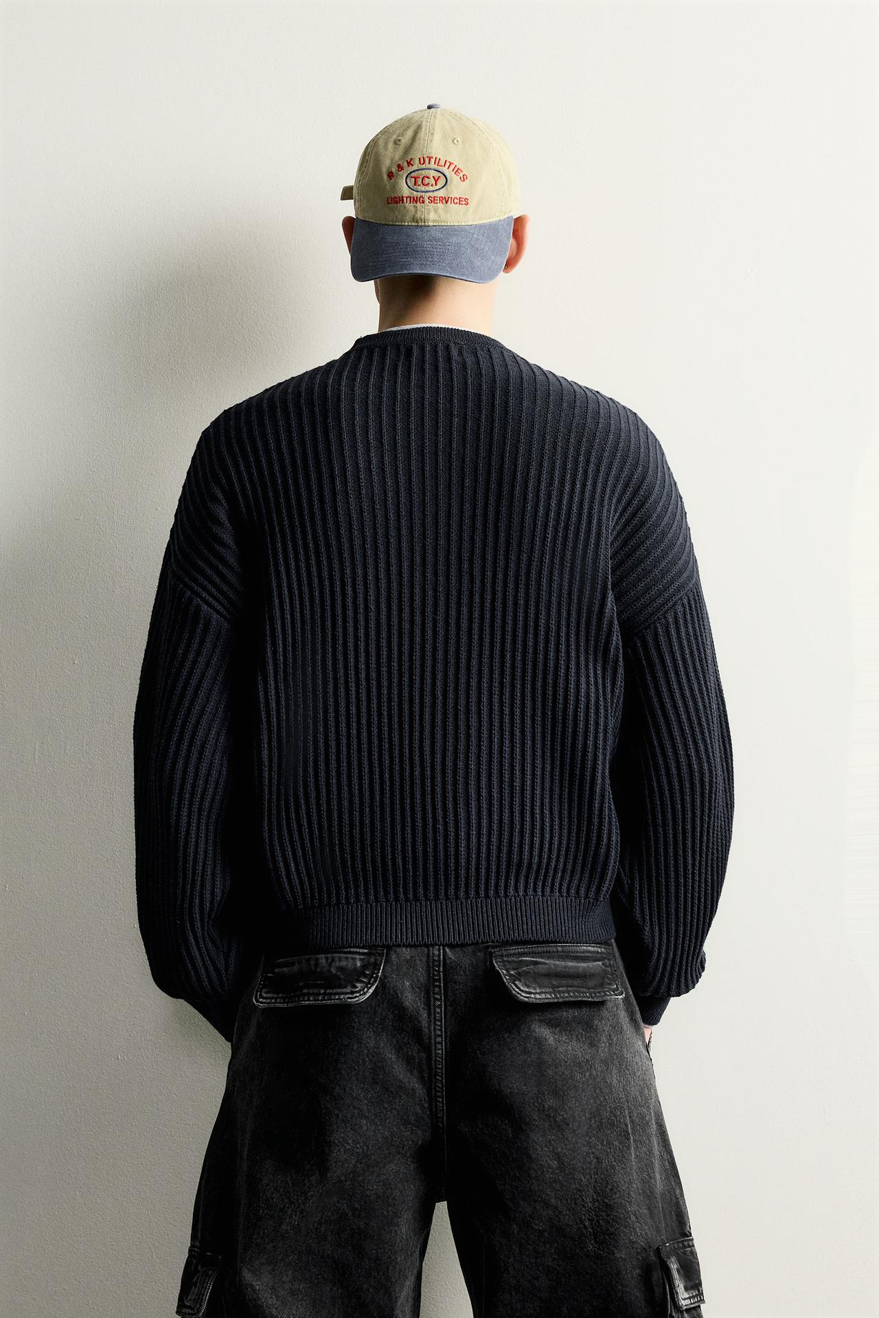 TEXTURED BOXY FIT SWEATER — Navy blue