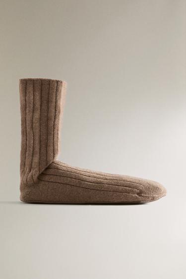 CHAUSSETTES CACHEMIRE SEMELLE CUIR - Gris taupe de Zara