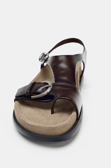 SANDALES PLATES EN CUIR - Marron chocolat de Zara - Image 3