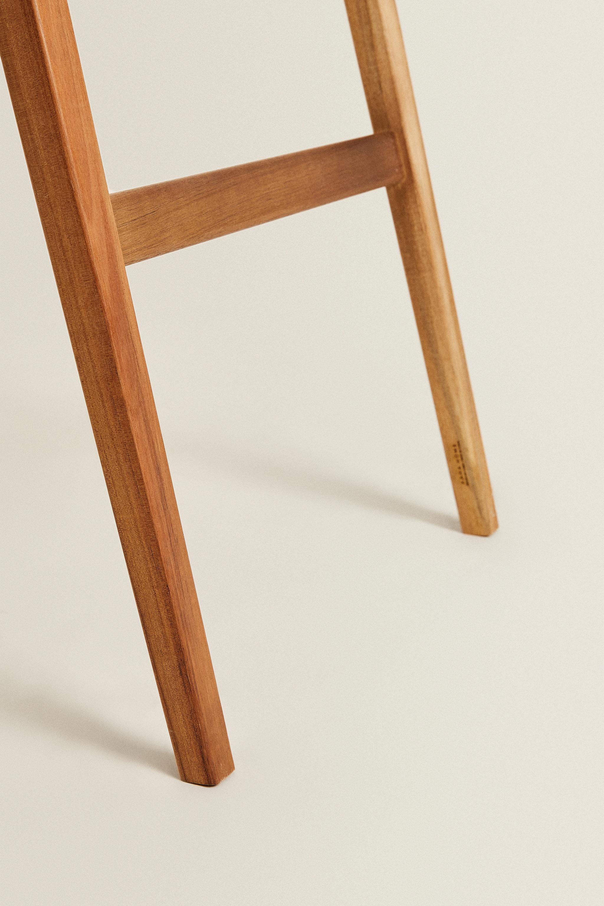 Acacia Wood Towel Rack - Nordic Style 4 Rungs