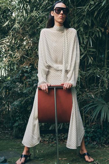 CONJUNTO BLUSA Y FALDA MIDI LUNARES ZW COLLECTION -  de Zara