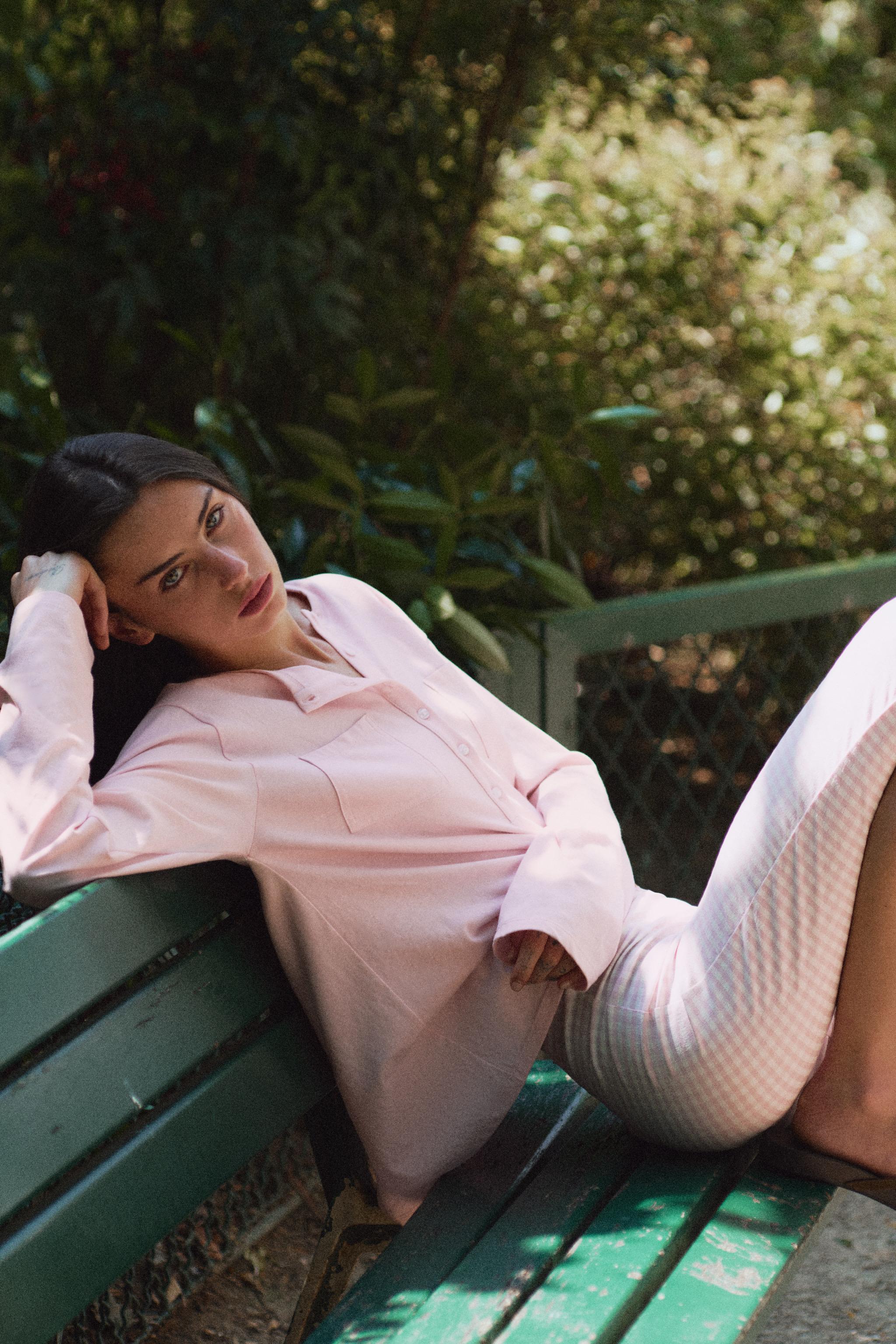 Женские футболки Zara HENLEY T-SHIRT WITH POCKETS — фото 2