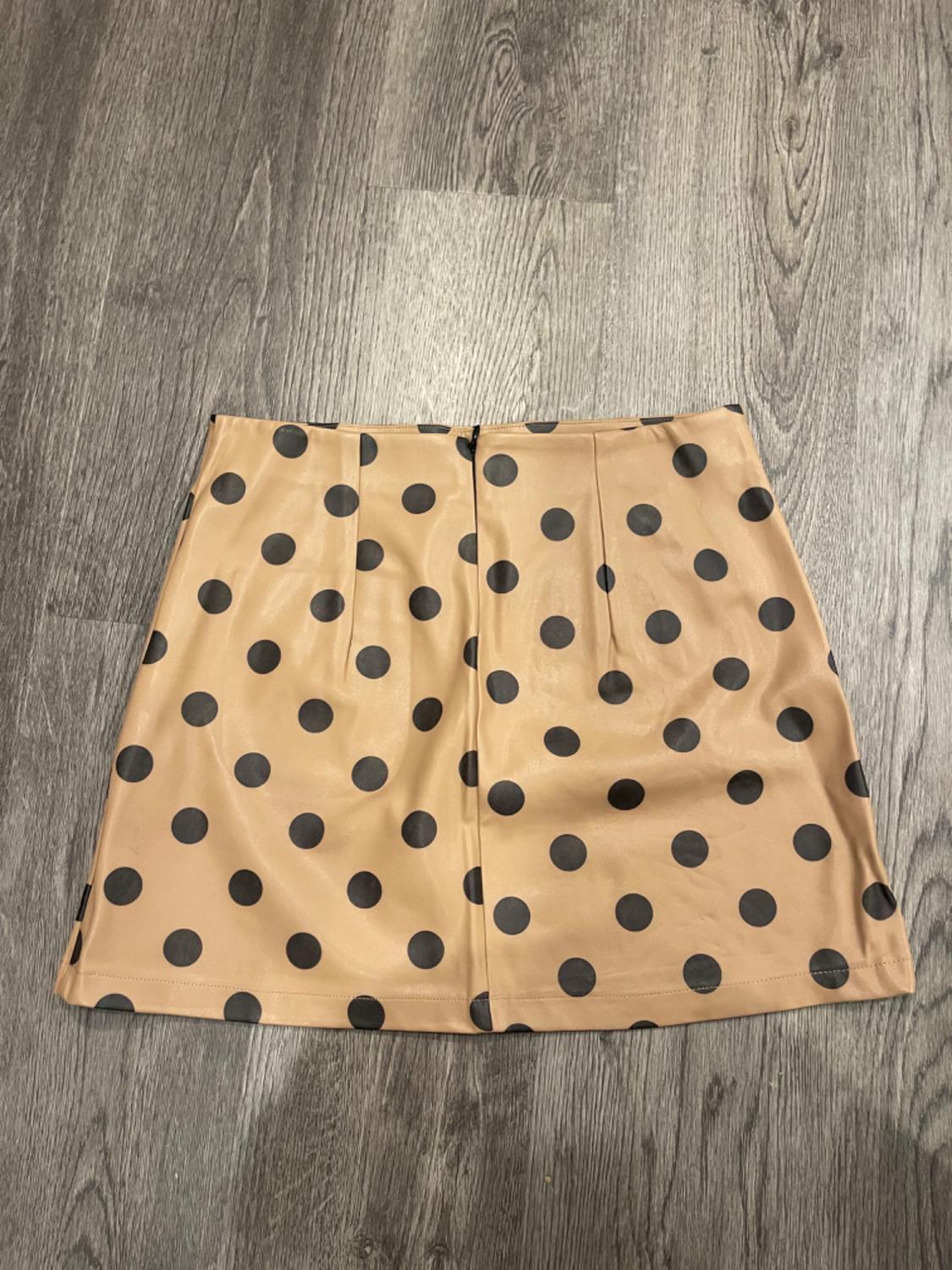 FAUX LEATHER POLKA DOTS SKIRT - Image 2