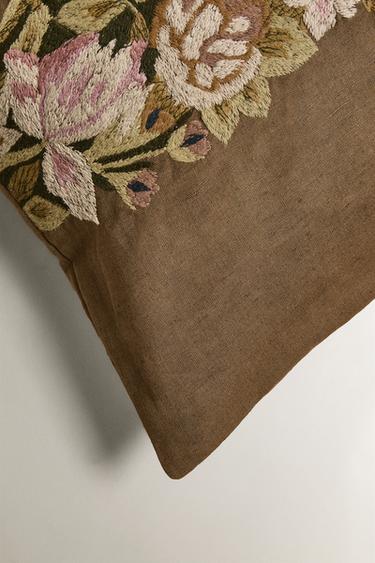 HOUSSE DE COUSSIN BRODÉE - Beige clair de Zara - Image 1