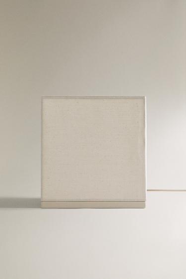 LÁMPARA MESA CUBO - Blanco de Zara - Imagen 0