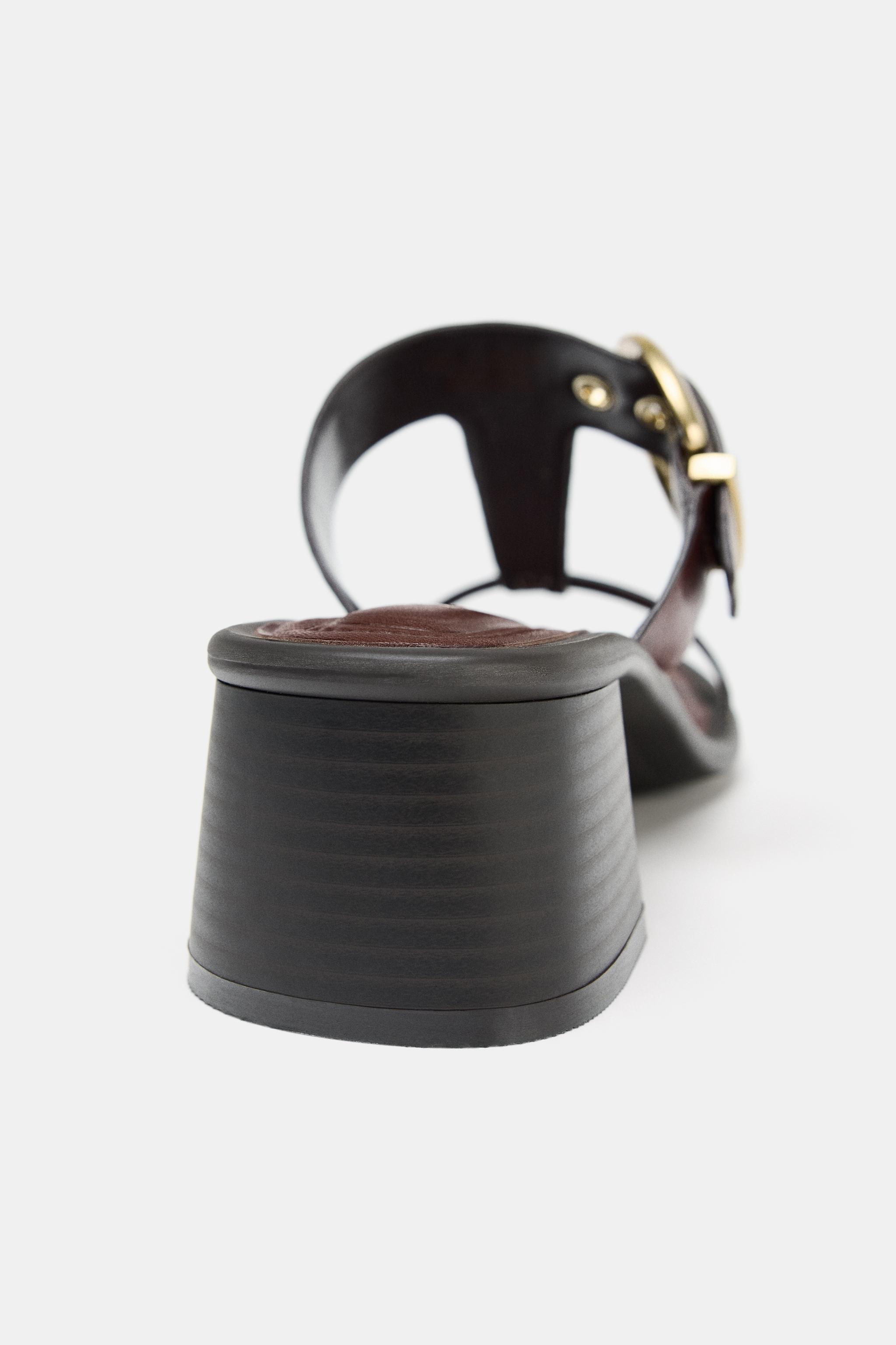 SANDALES EN CUIR À TALONS LARGES