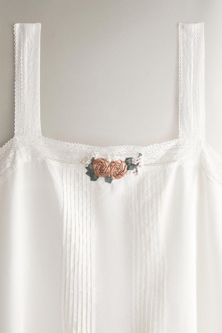 COTTON PINTUCK FLORAL NIGHTGOWN — Oyster-white