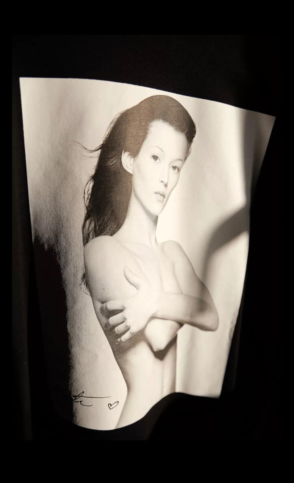KATE MOSS © ICONIC IMAGES / TERRY O’NEILL 2024 SWEATSHIRT - Image 5