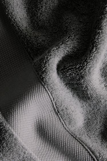 PREMIUM COTTON BATH TOWEL (600 GXM²) - Dark grey by Zara - Image 3