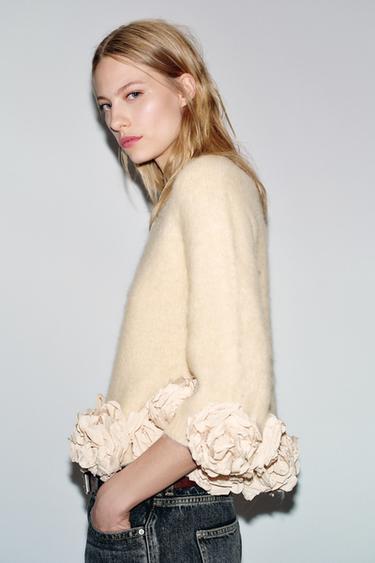 KNIT JUMPER WITH COMBINED FLORAL STRUCTURE - Beige-pink by Zara