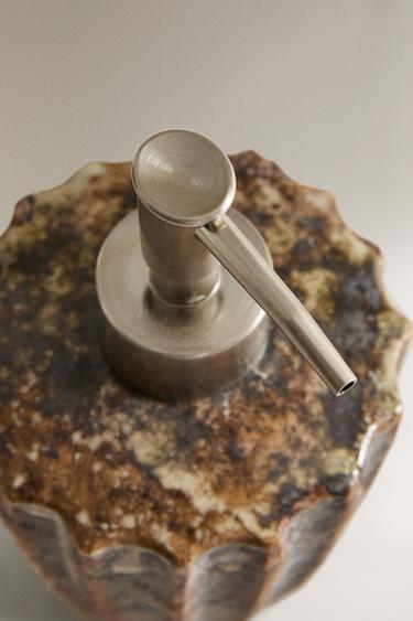 DISTRIBUTEUR SAVON TERRE CUITE RELIEF - Marron de Zara - Image 1