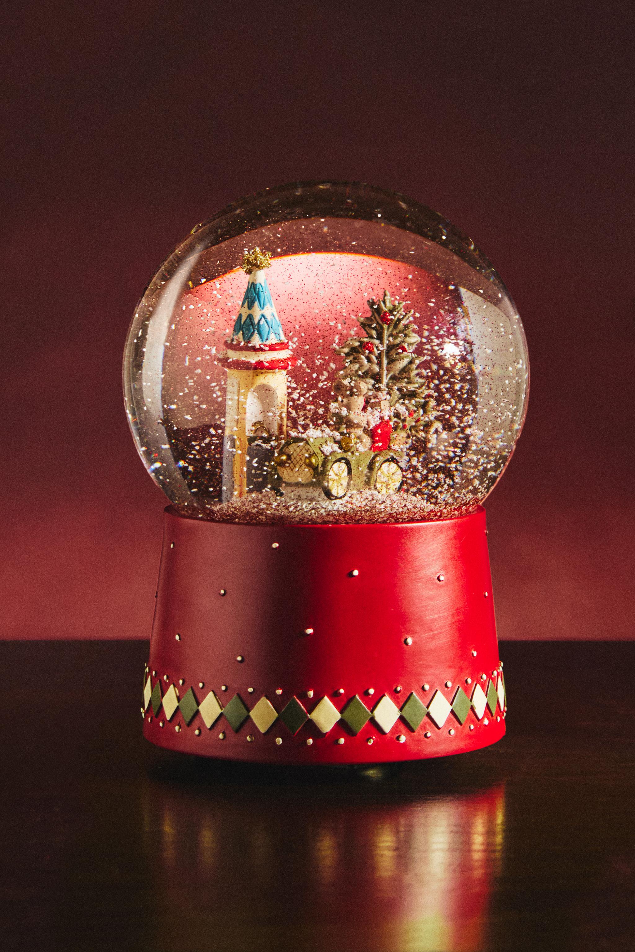 スノーグローブ ワールド・オブ・ディズニーカルーセル ミュージカルファンタジークリスマス スノーグローブ - レッド