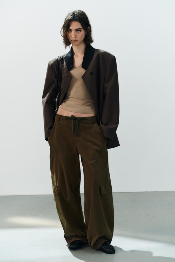 بليزر واسع بياقة متباينة - بني داكن الخاص بـ Zara - صورة 0