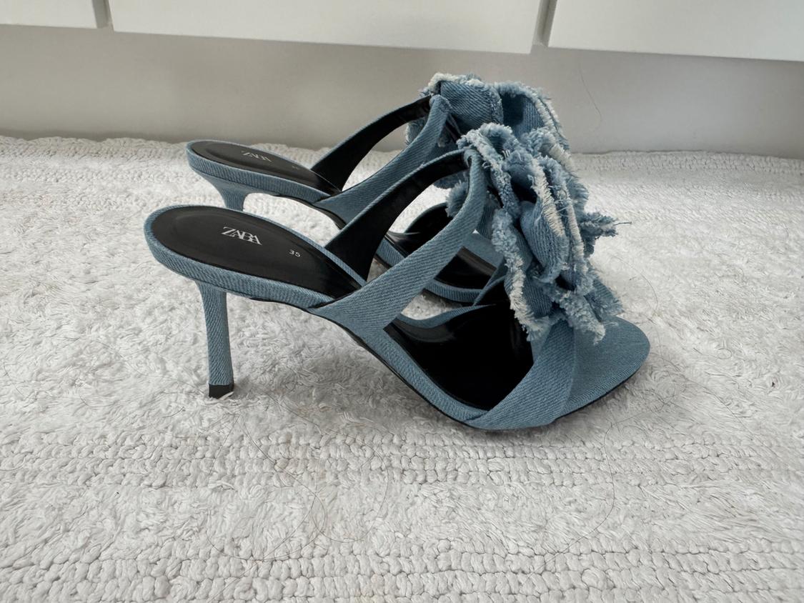 FLORAL HIGH HEELED DENIM SANDALS - Image 3