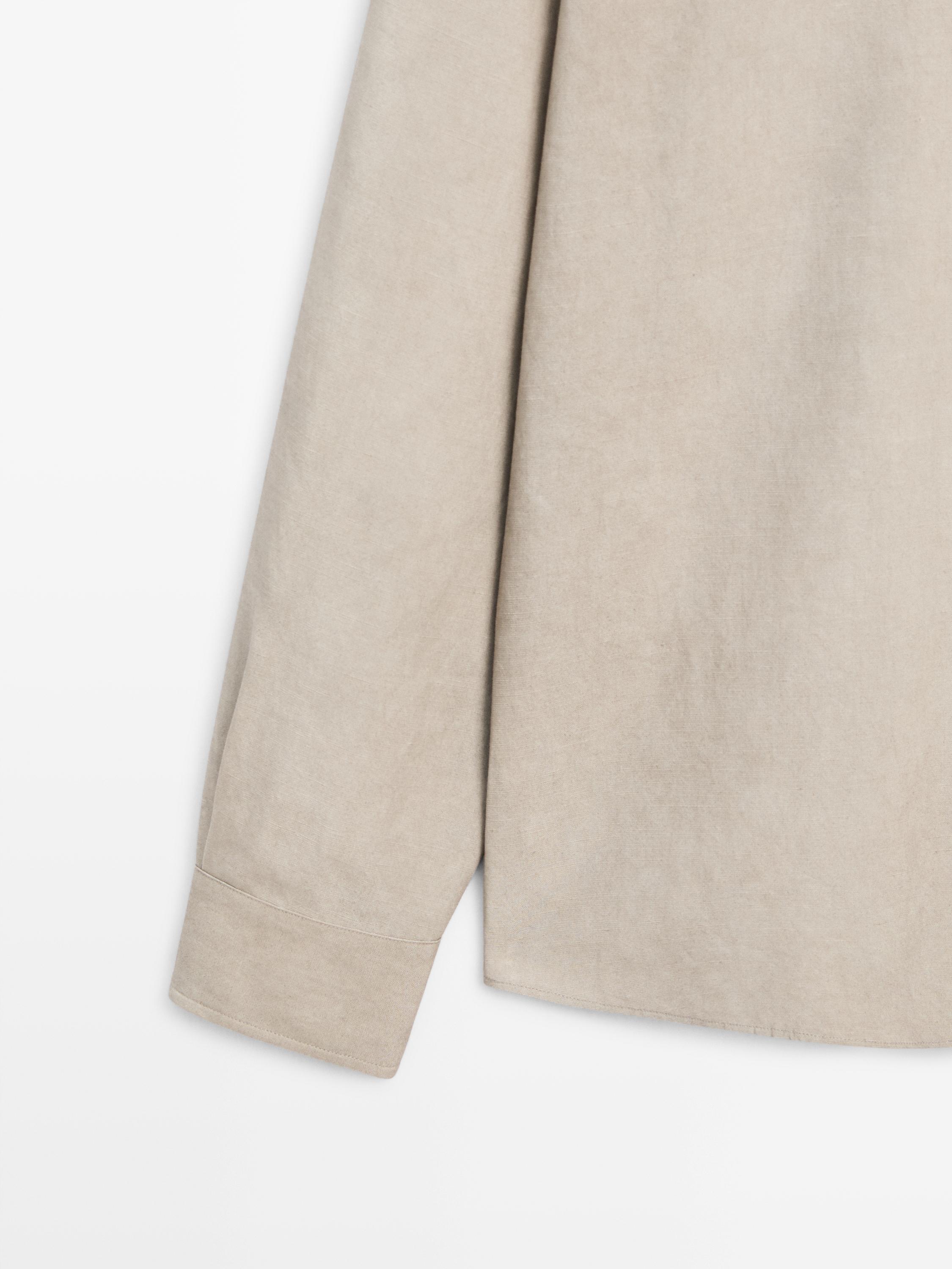 Flowing shirt with pocket