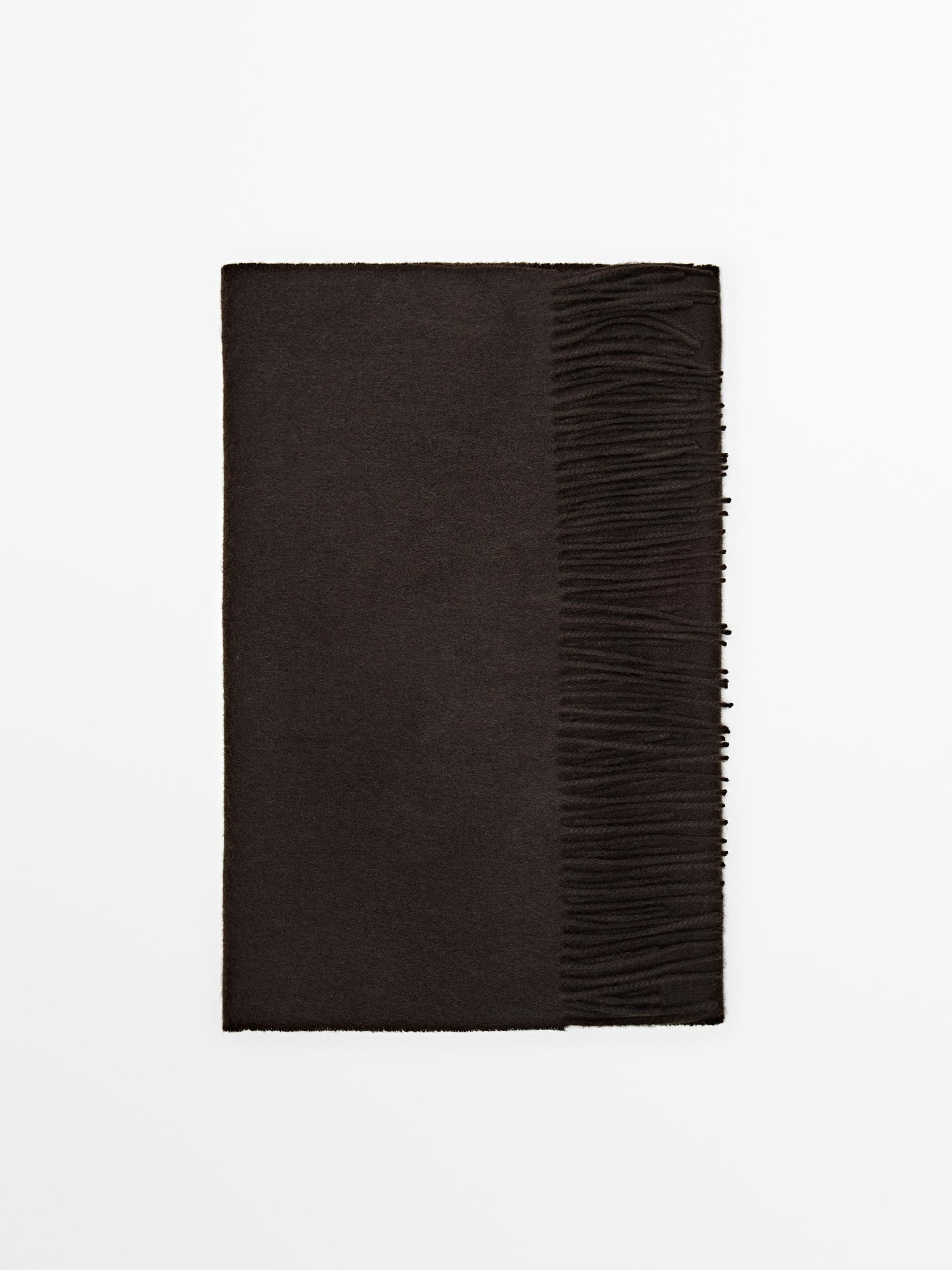 100% cashmere fringed scarf