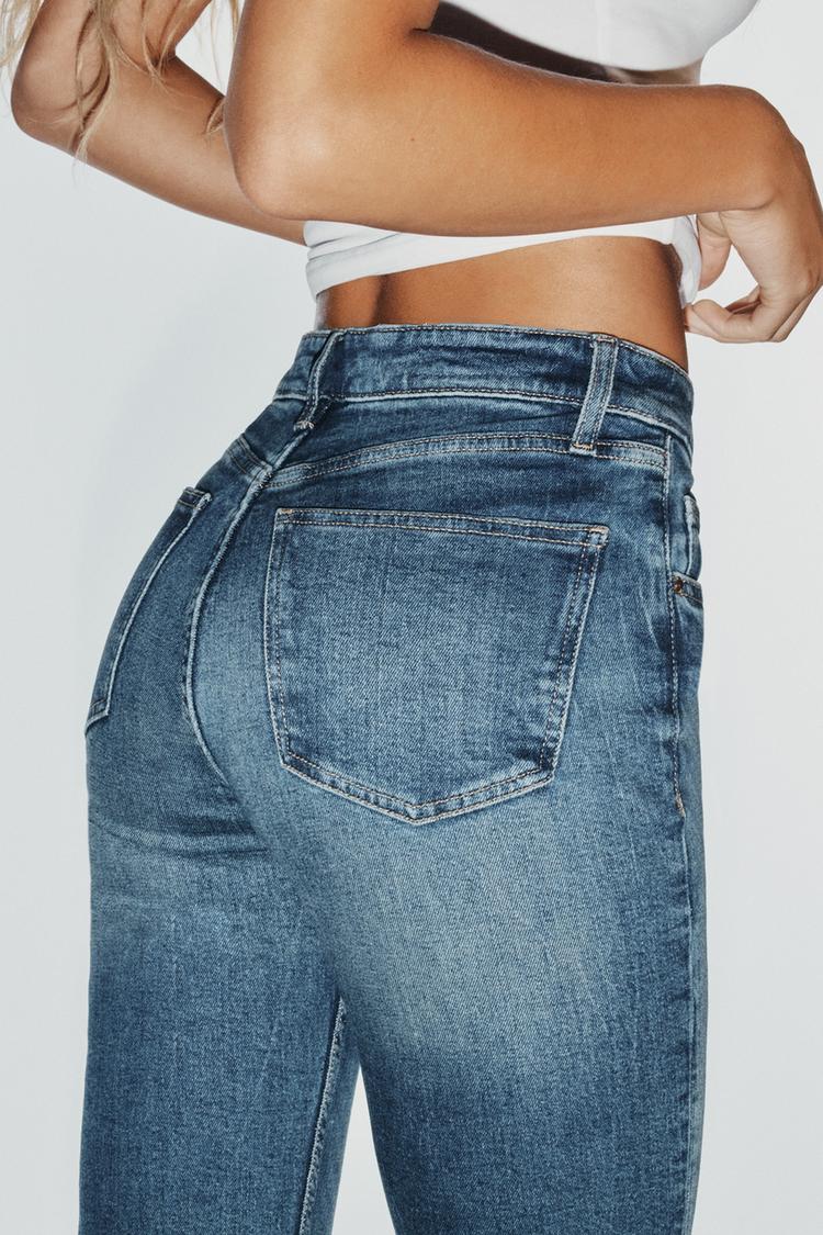 Jeans acampanados de tiro alto y corte cropped 5