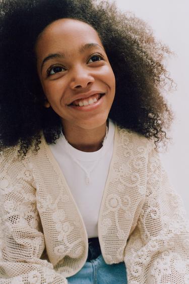 EMBROIDERED FLORAL KIMONO - Ecru by Zara