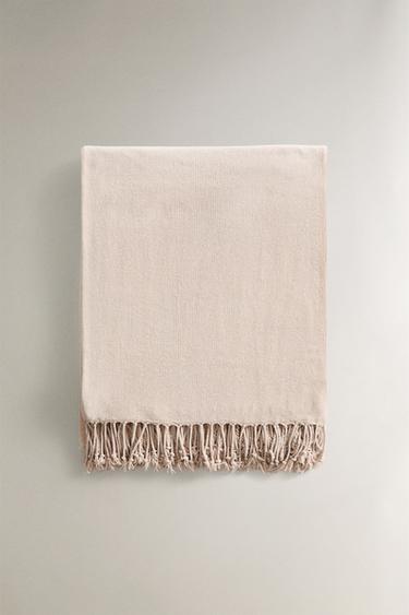 CHENILLE THROW - Light beige by Zara - Image 4