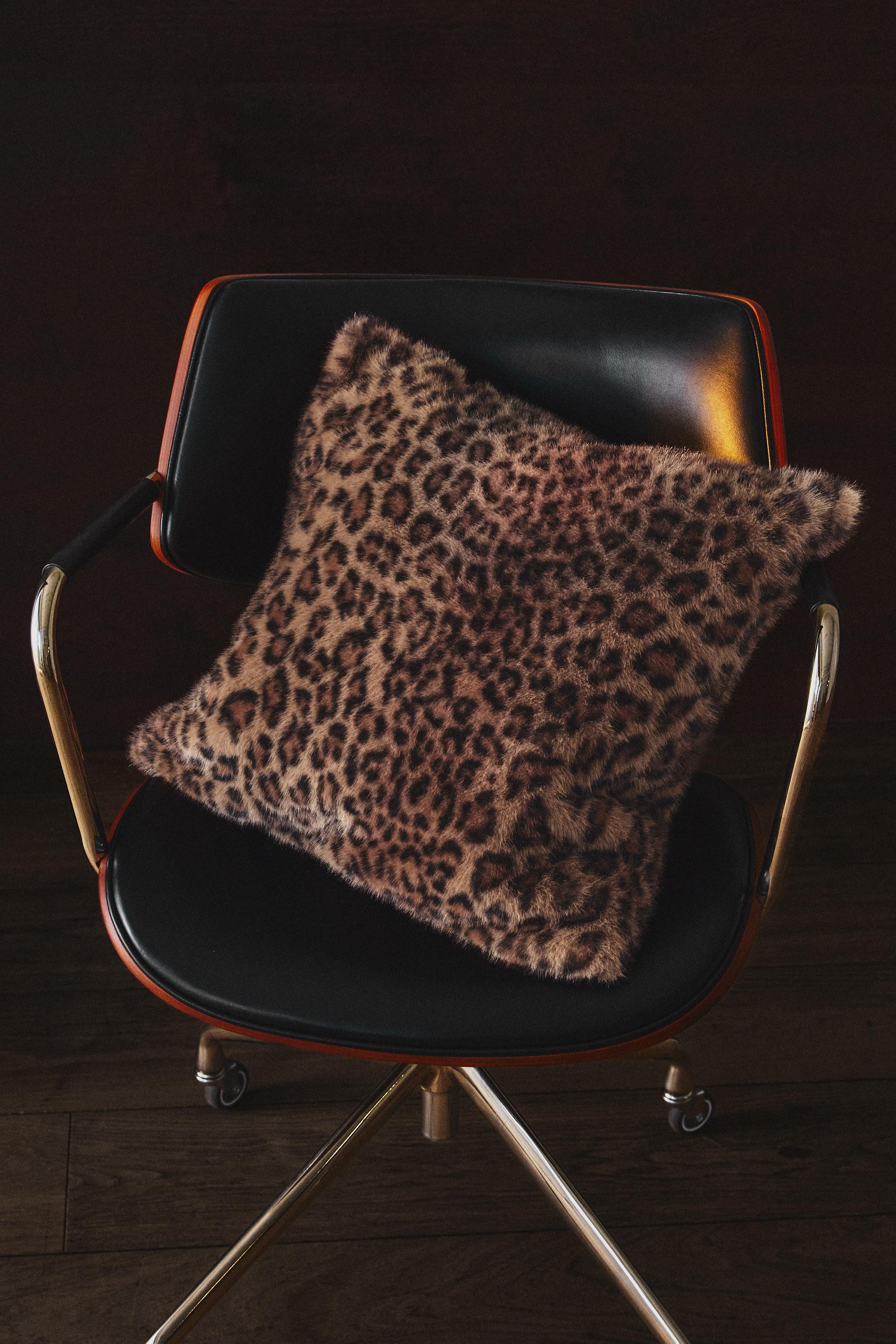 ANIMAL PRINT FAUX FUR THROW PILLOW COVER