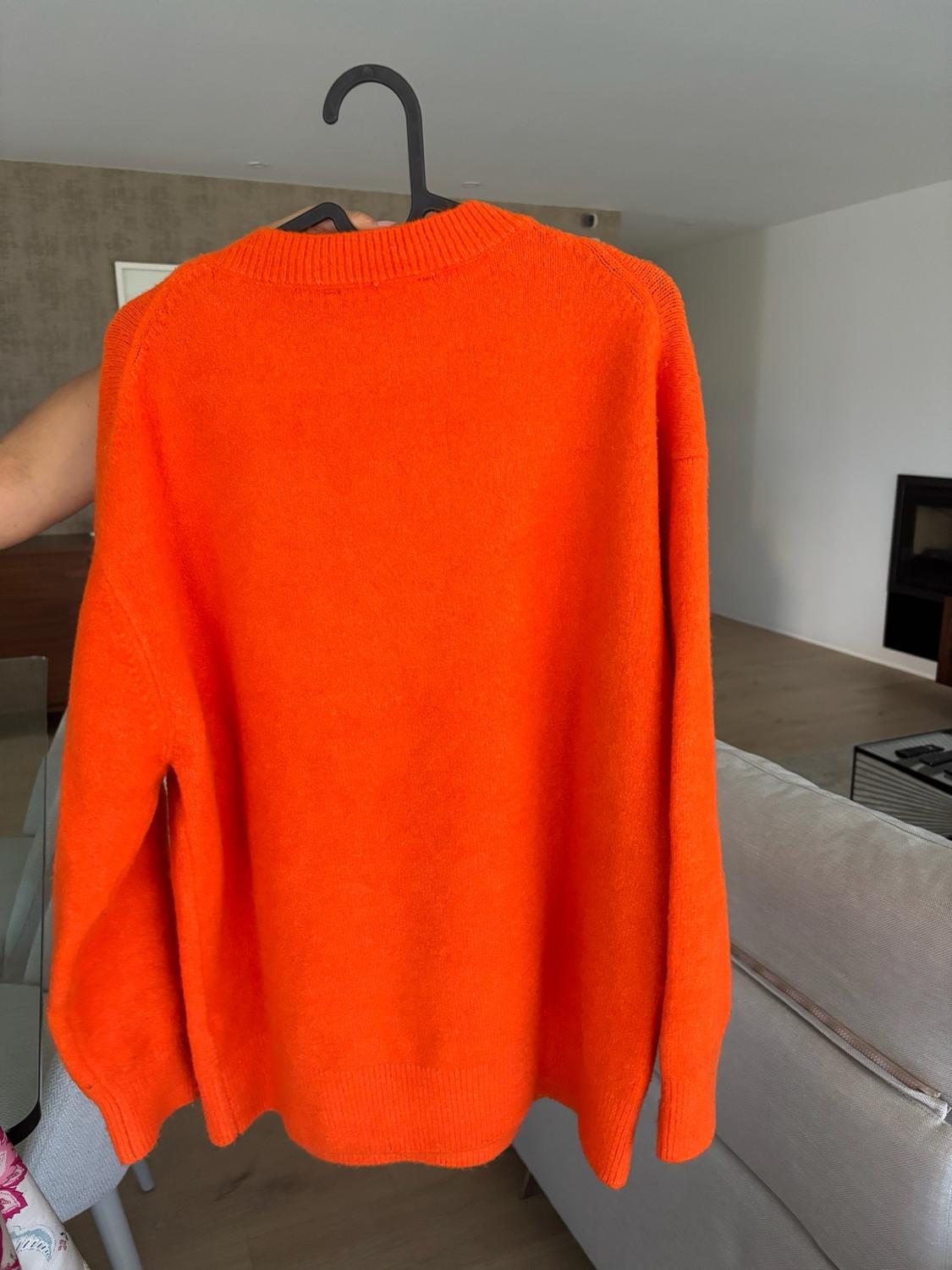 OVERSIZED KNIT SWEATER - Image 2