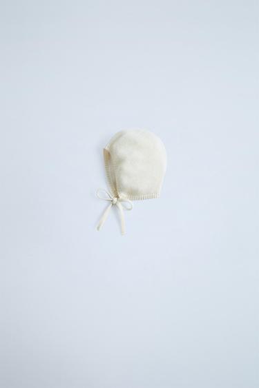 100% CASHMERE BONNET - Ecru by Zara