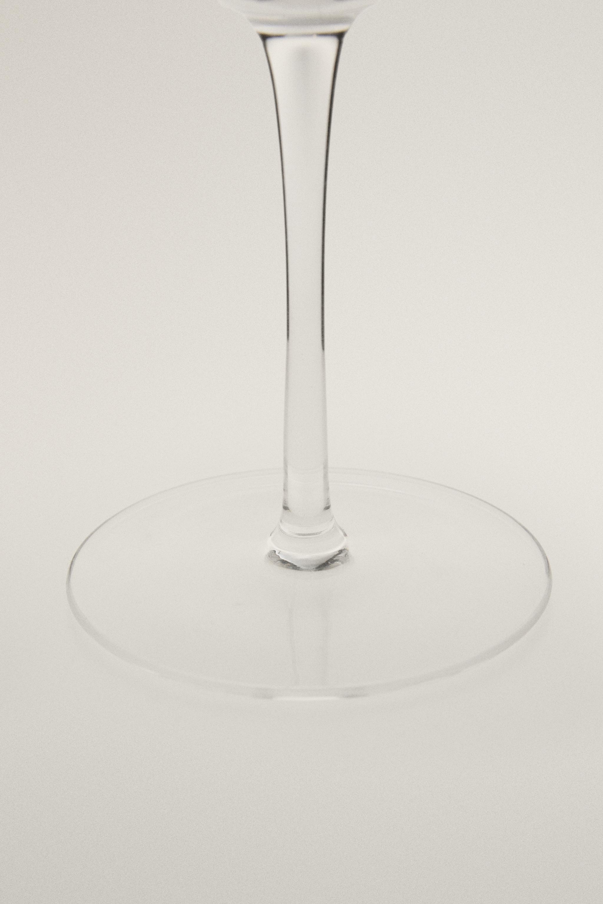 GEOMETRICALLY ENGRAVED GLASS COCKTAIL GLASS