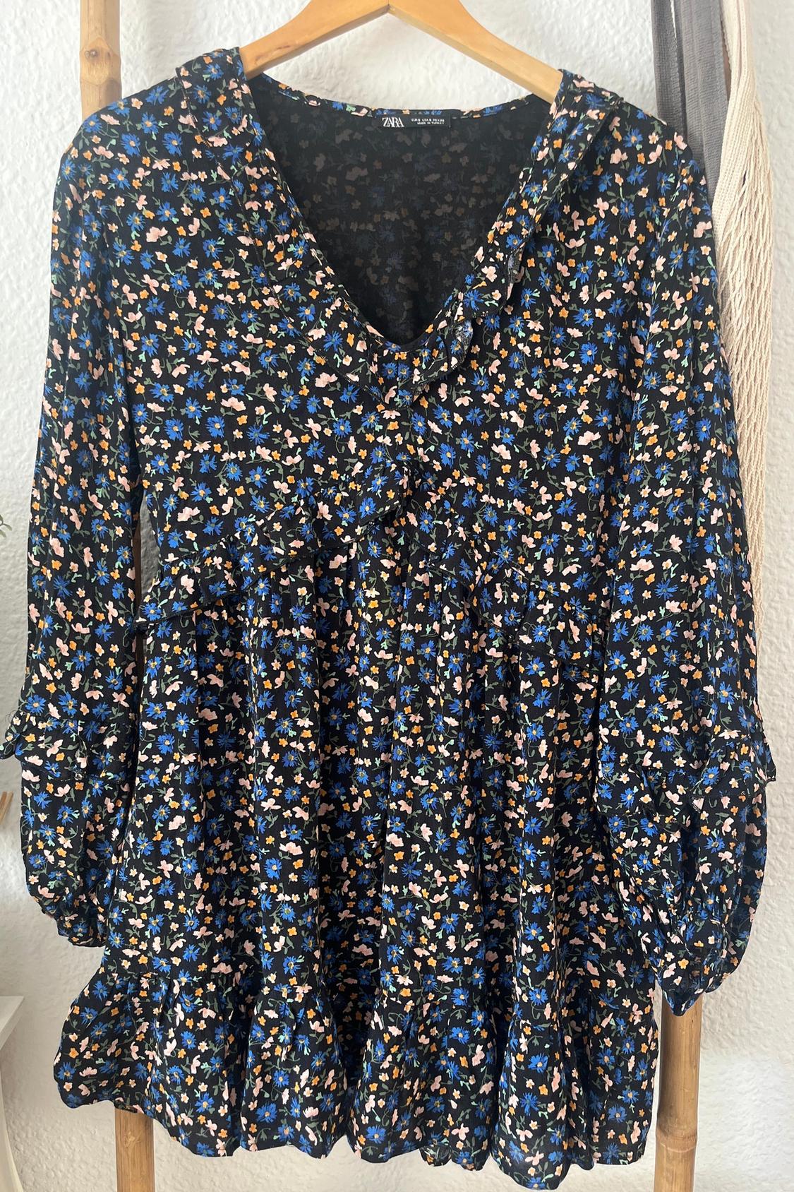 PRINTED DRESS WITH FRILLS