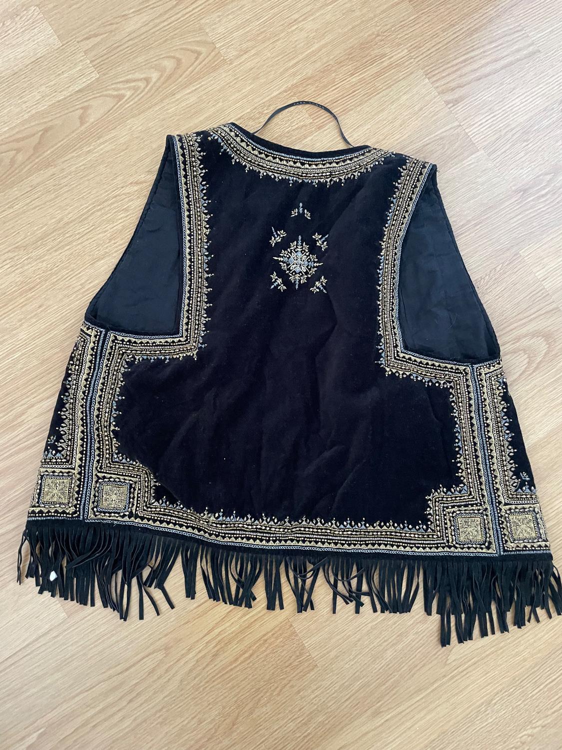 EMBROIDERED VELVET WAISTCOAT - Image 2