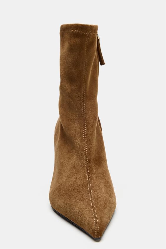 BOTTINES TALONS DÉTAIL MÉTALLIQUE - Gris taupe de Zara - Image 5