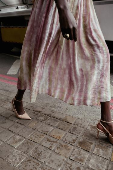 DESTALONADO TACÓN EFECTO ACHAROLADO - Beige de Zara - Imagen 0