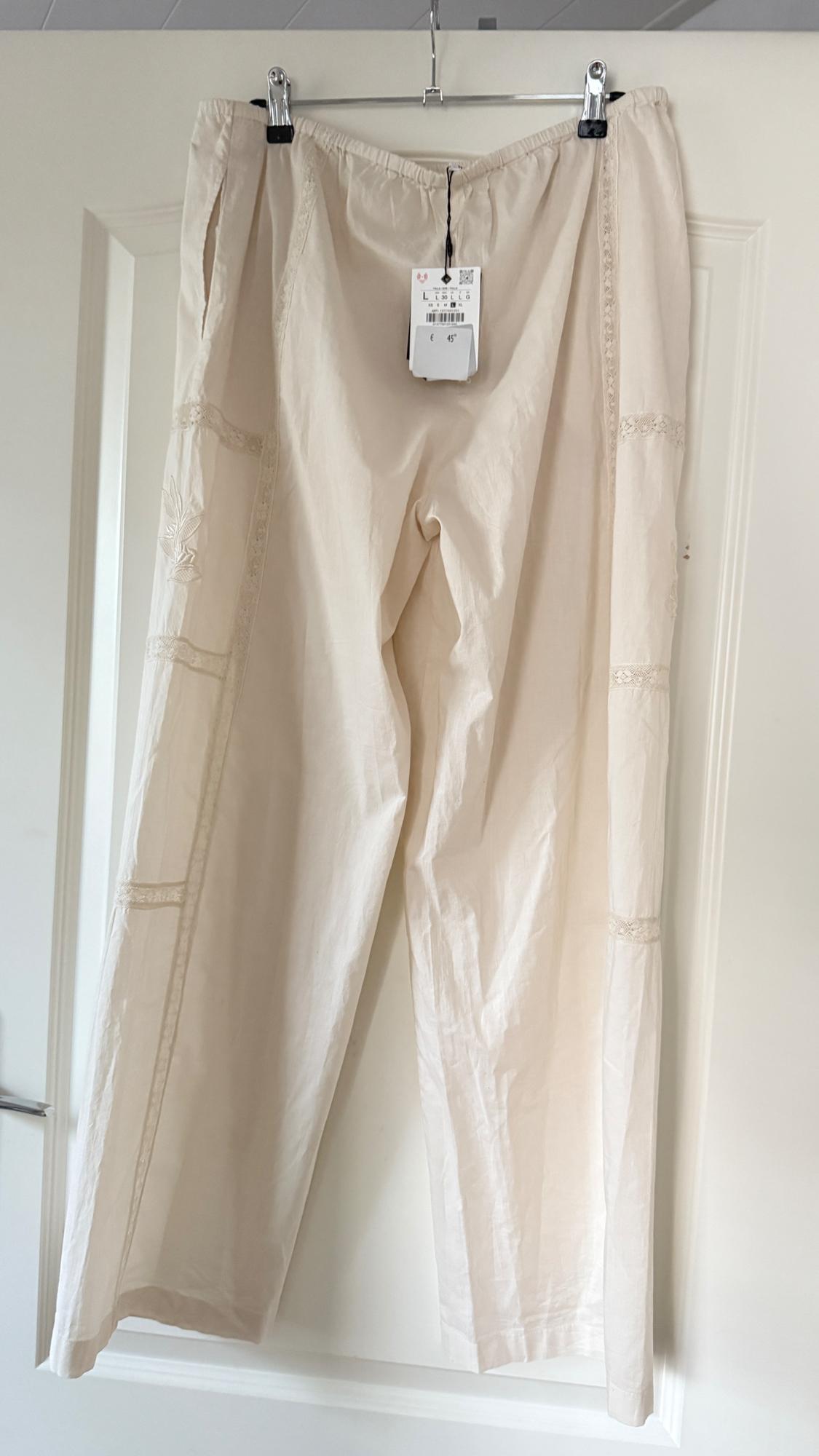 FLORAL EMBROIDERED LACE TROUSERS - Image 2