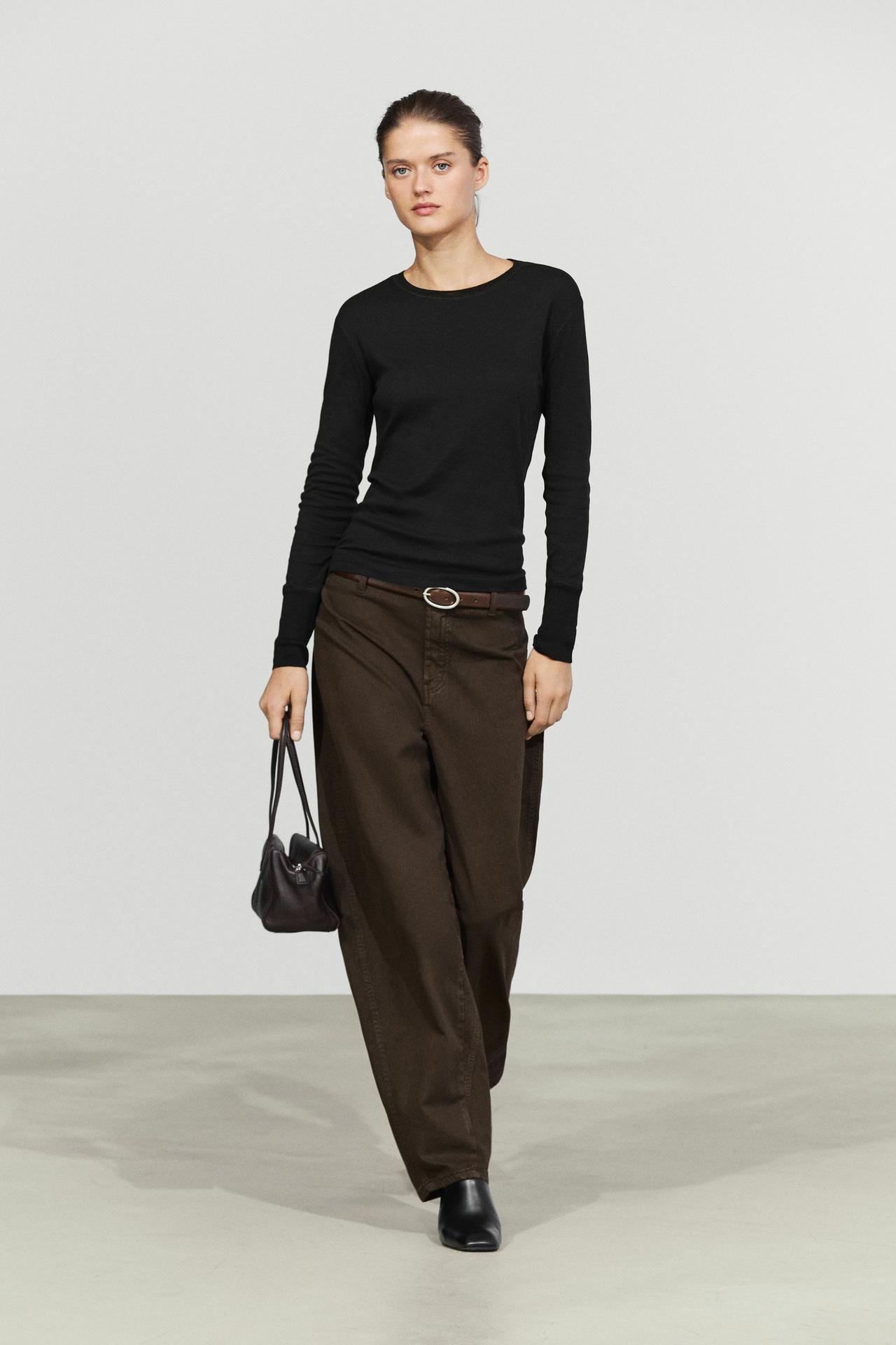 Long sleeve T-shirt with cuff detail — Black