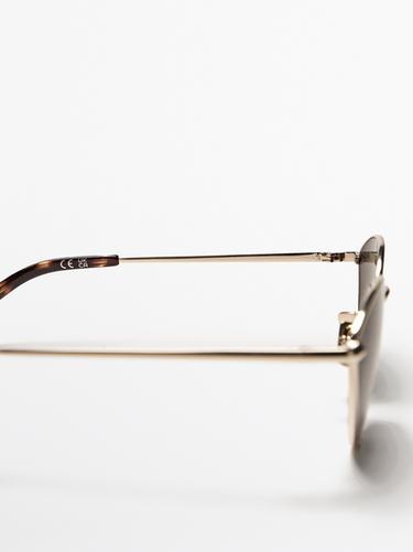 Lunettes de soleil œil de chat métalliques - Doré de Zara - Image 0