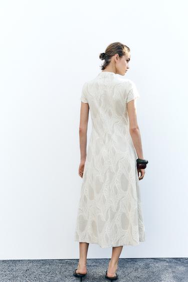 ROBE À TEXTURE - Écru / Beige de Zara - Image 3