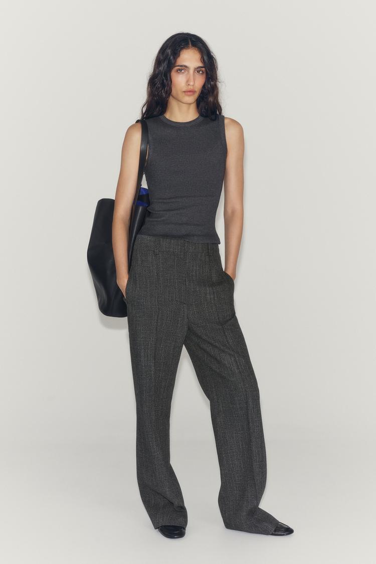 RIBBED SLEEVELESS TOP