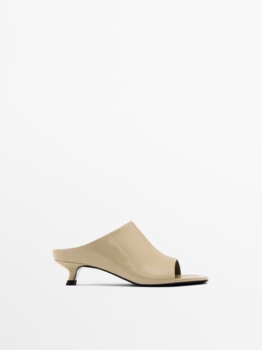 Sandalia tacón piel soft - ARENA/MARRÓN de Zara