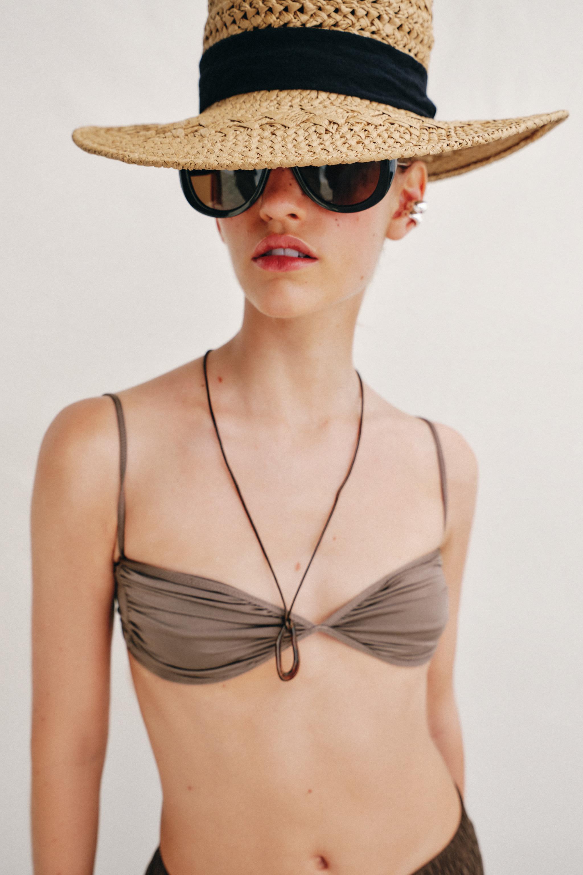 Женские головные уборы Zara WOVEN HAT WITH CONTRASTING RIBBON