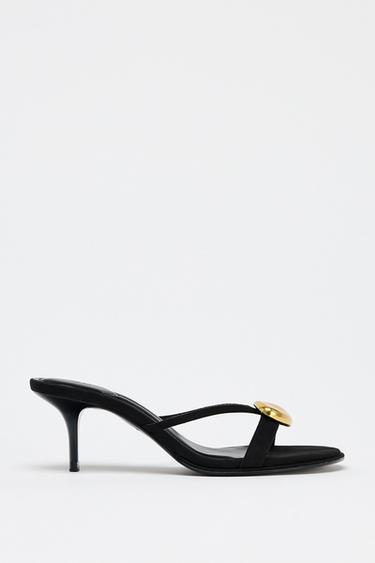 KITTEN HEEL SANDALS WITH METAL APPLIQUÉ - Black by Zara