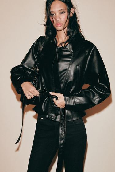 CHAQUETA EFECTO PIEL CINTURÓN - Negro de Zara