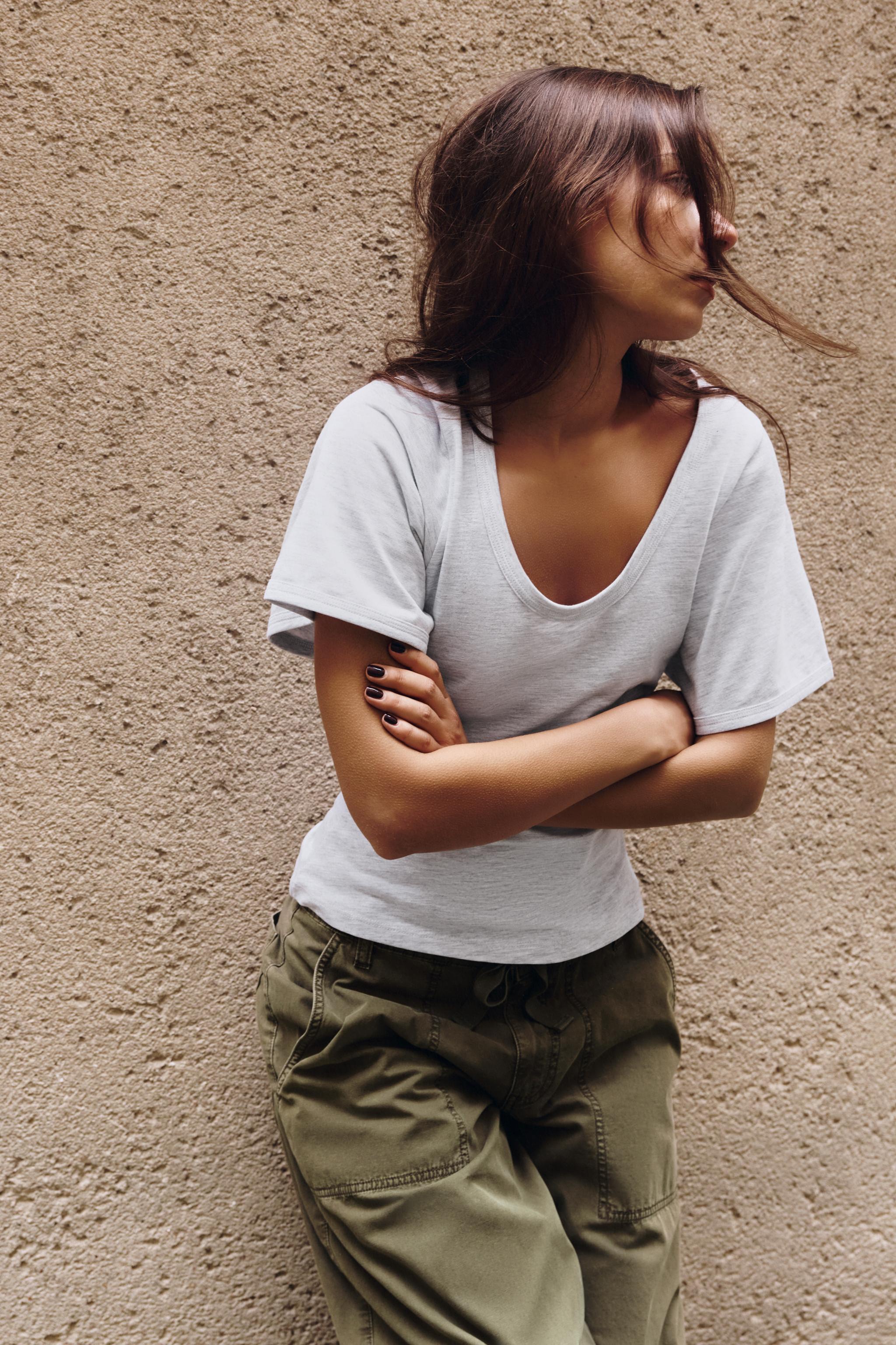 SHORT SLEEVE POT NECK T-SHIRT