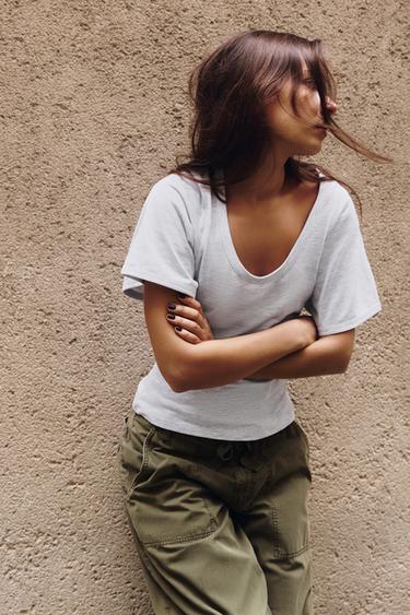 T-SHIRT COL PLONGEANT MANCHES COURTES - Gris chiné de Zara - Image 1