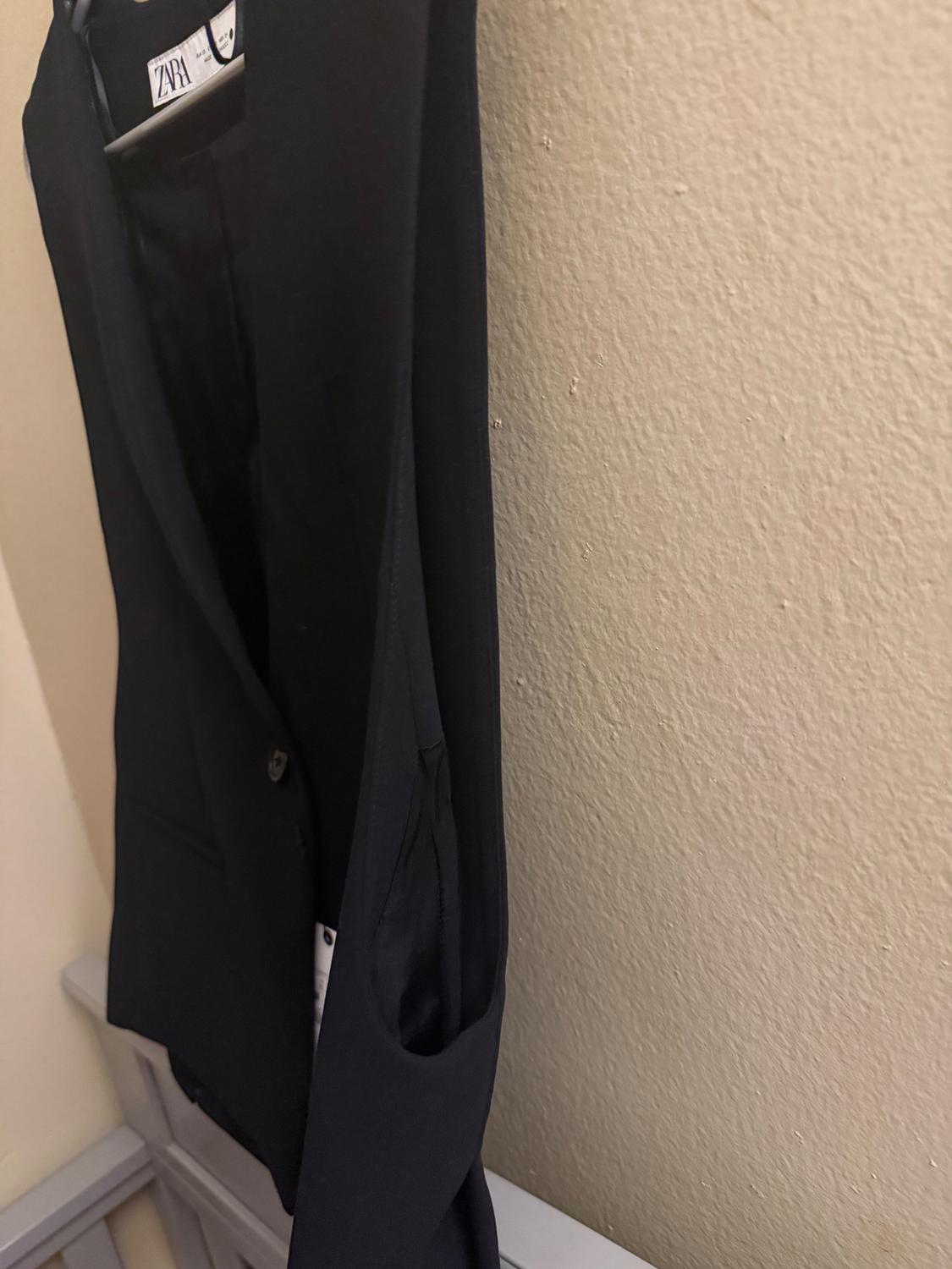 BLACK OVERSIZED VEST - Image 4