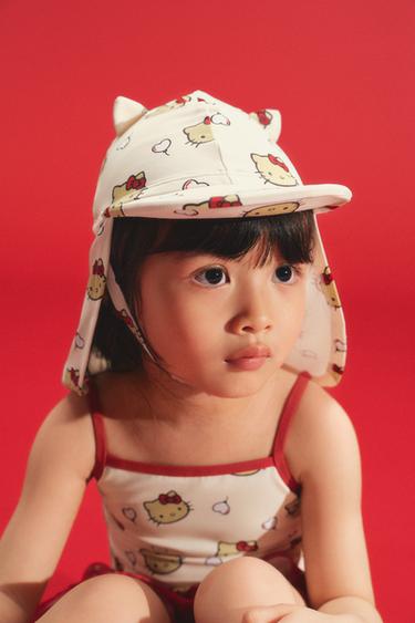 HELLO KITTY © SANRIO ネックフラップ付きスイムキャップエクリュ/ レッドZaraのHELLO KITTY © SANRIO ネックフラップ付きスイムキャップ - エクリュ/ レッド