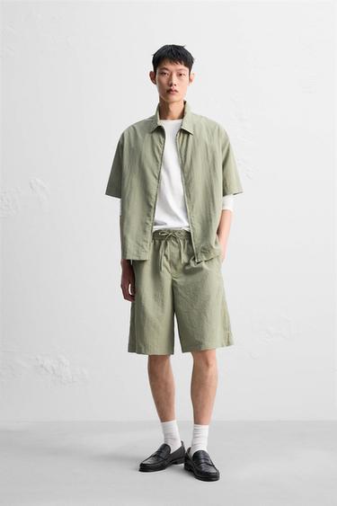 TECHNICAL PLEATED BERMUDA SHORTS - Mid-green by Zara
