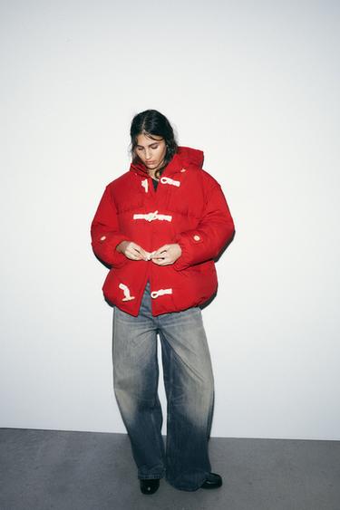 FEATHER DOWN JACKET WITH HOOD AND FIREMAN CLASPS - Κόκκινο του Zara