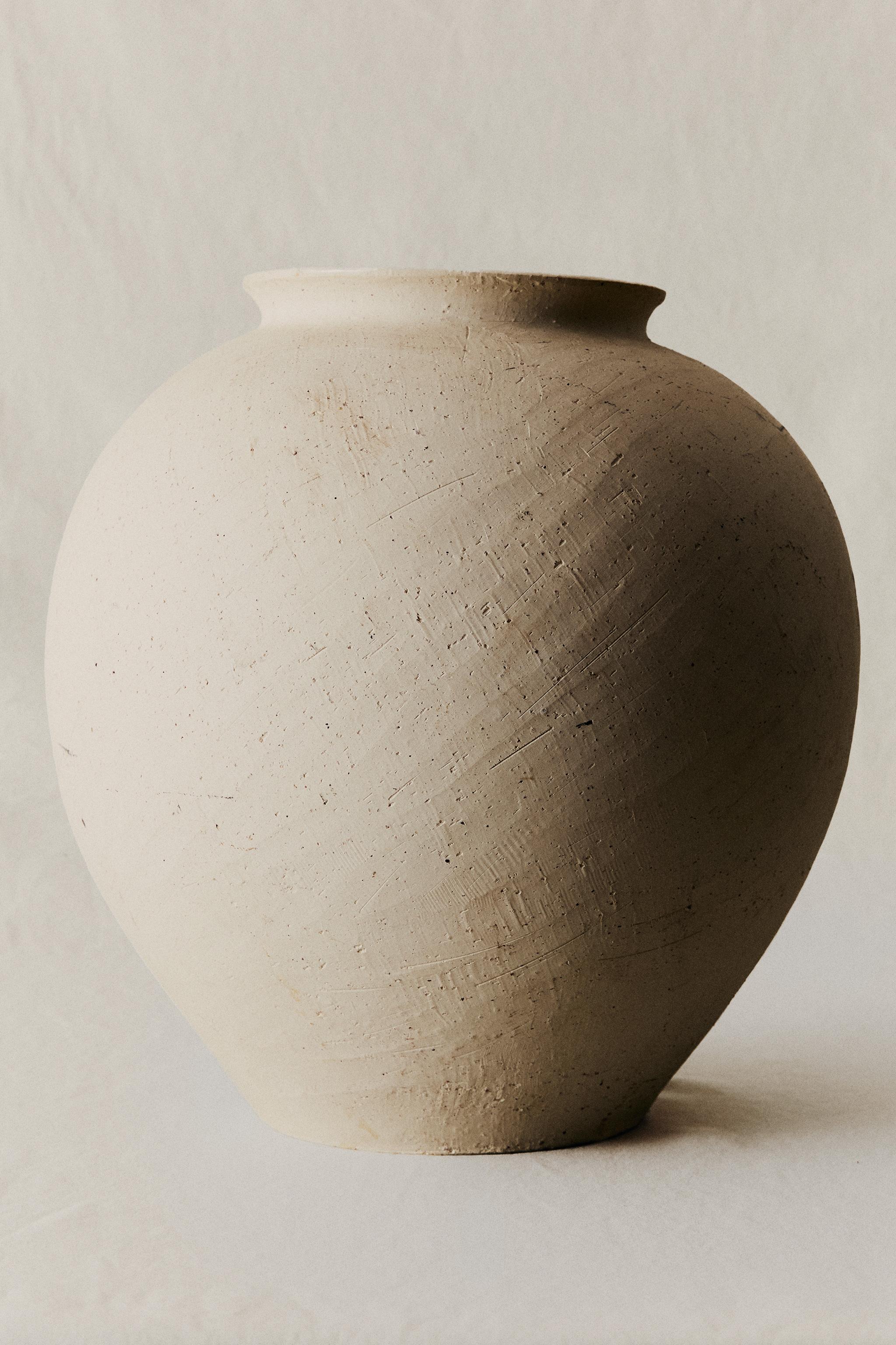 TEXTURED CERAMIC VASE