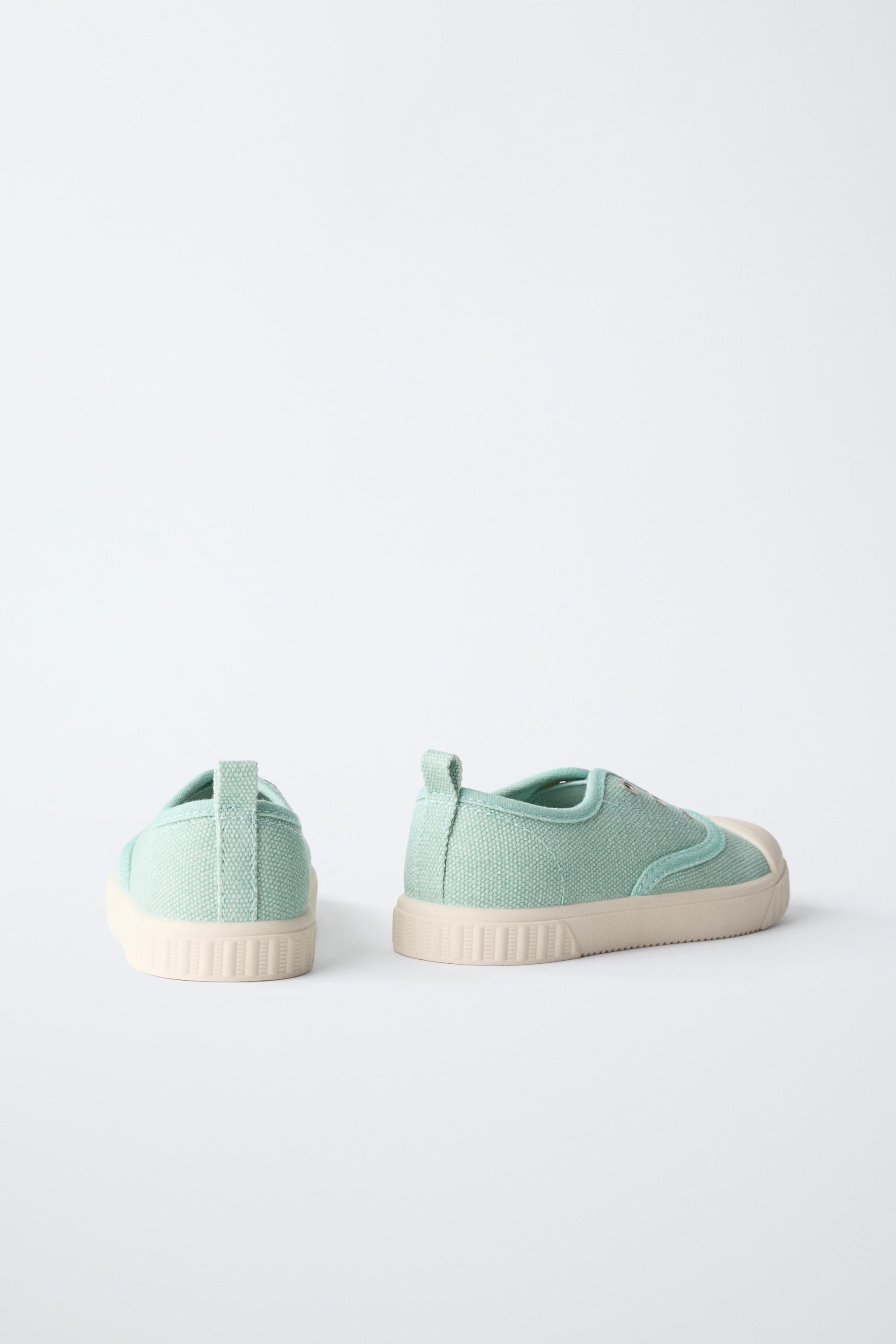 BASIC SNEAKERS