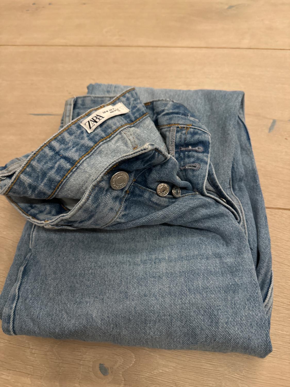 BOOT CUT DISTRESSED STRAIGHT LEG JEANS - Image 3